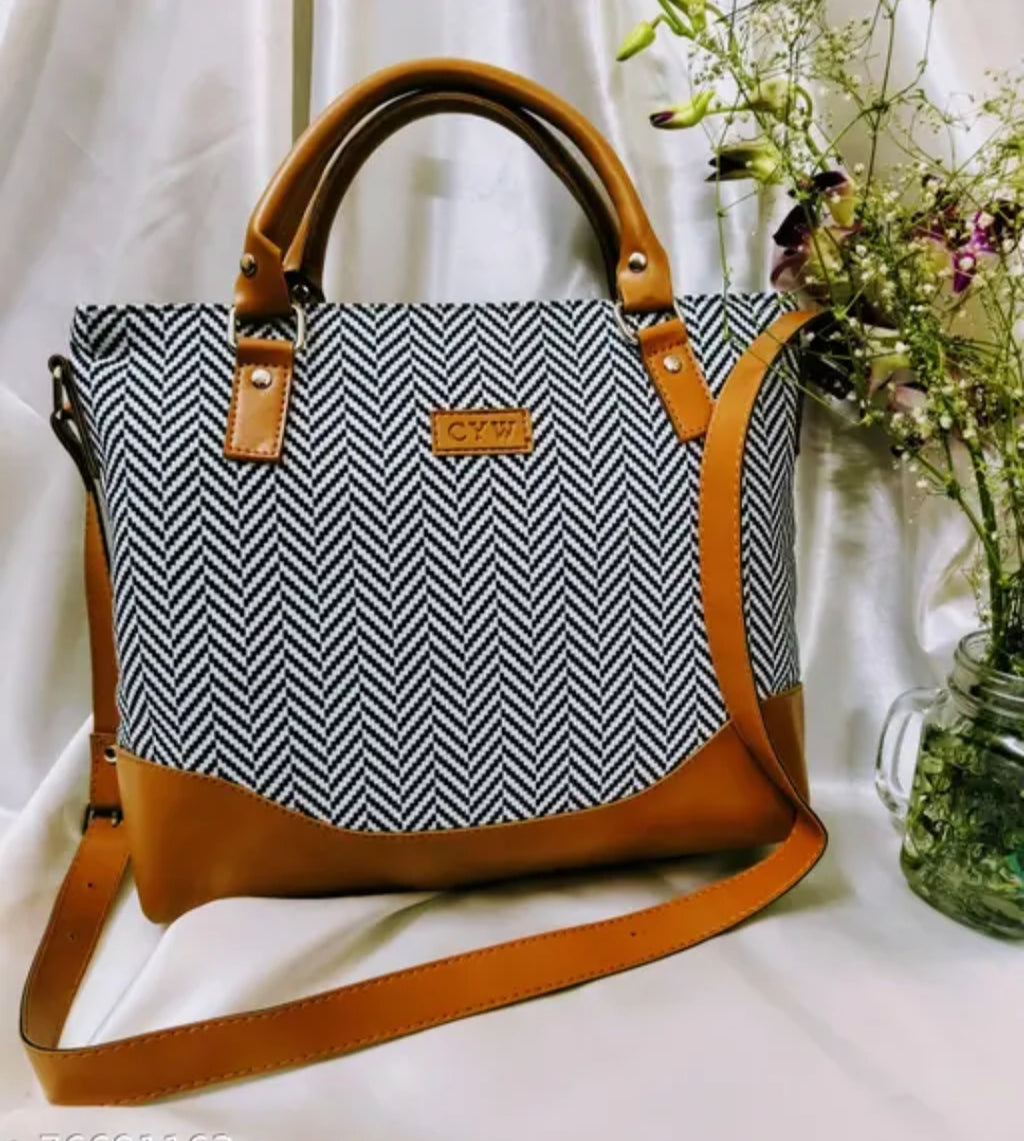 BEAUTIFUL CHEVRON PRINTED HANDBAG WITH SLING