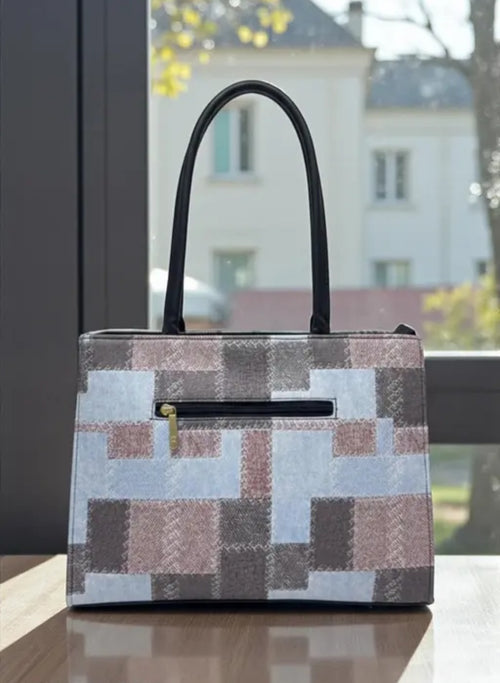 Textured trendy attractive handbag