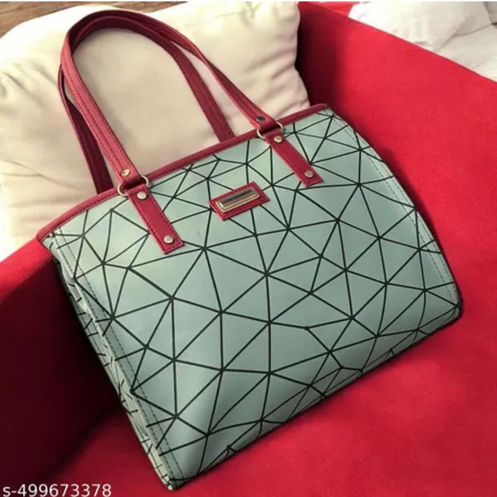 Alluring hand bag