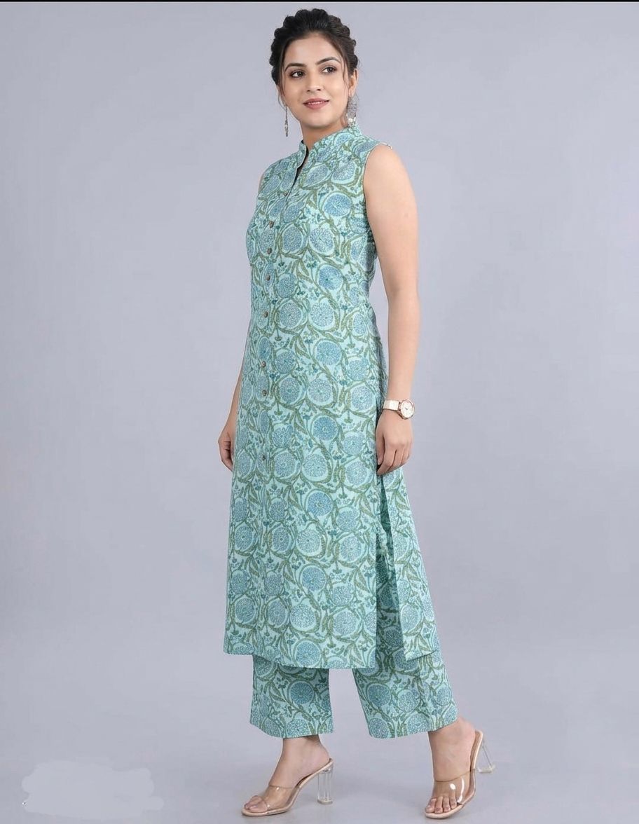 Stylish Rayon Printed sleeveles Kurta With Palazzos Set For Women